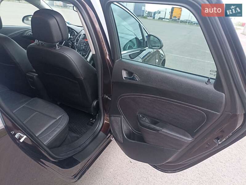 Универсал Opel Astra 2014 в Ковеле