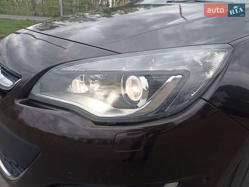 Универсал Opel Astra 2014 в Ковеле
