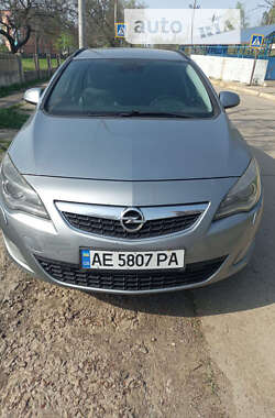 Универсал Opel Astra 2011 в Покрове
