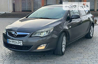 Универсал Opel Astra 2010 в Болграде