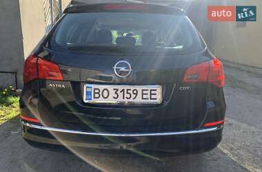 Универсал Opel Astra 2014 в Калуше