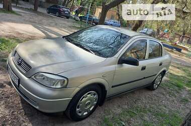 Седан Opel Astra 2006 в Николаеве