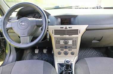 Хетчбек Opel Astra 2008 в Роздільній