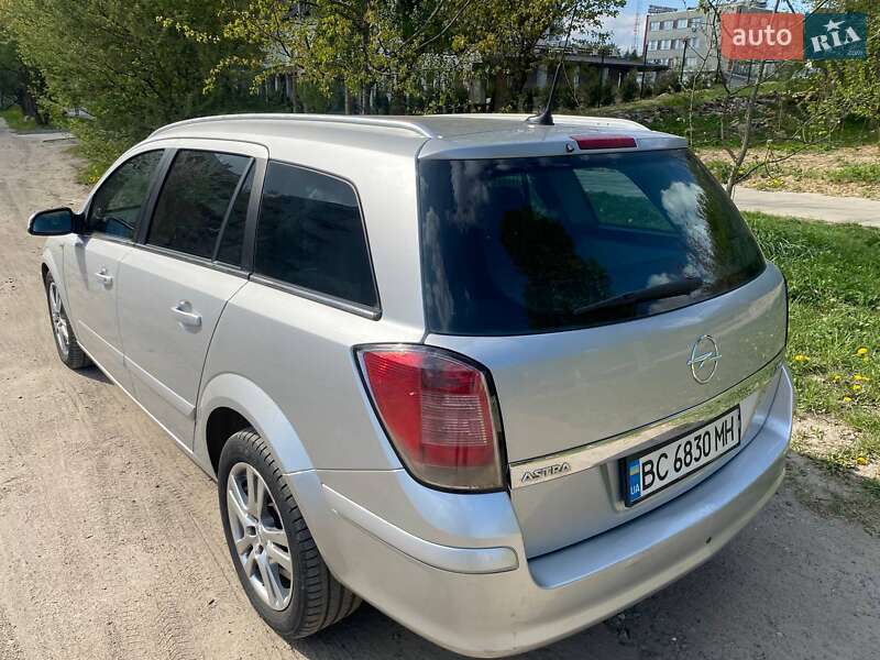 Універсал Opel Astra 2008 в Львові