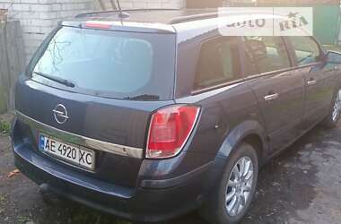 Универсал Opel Astra 2006 в Петропавловке
