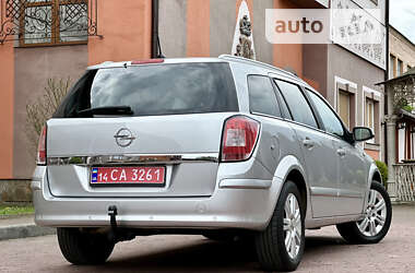 Універсал Opel Astra 2010 в Стрию