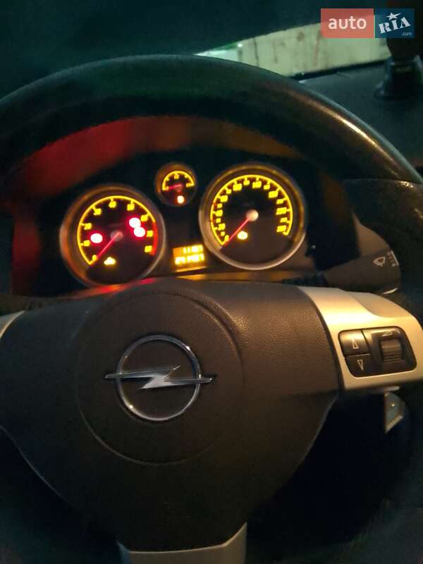 Универсал Opel Astra 2005 в Вижнице