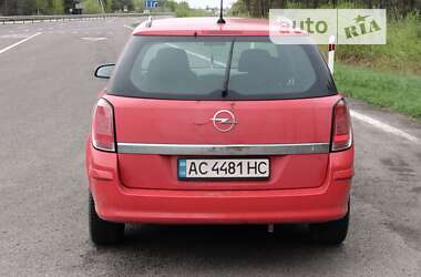 Универсал Opel Astra 2006 в Любомле
