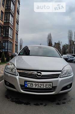 Универсал Opel Astra 2010 в Чернигове