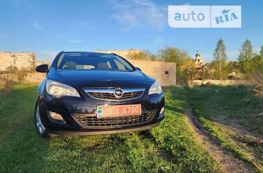 Универсал Opel Astra 2010 в Луцке