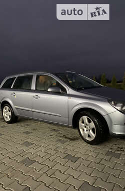 Универсал Opel Astra 2005 в Яворове