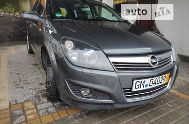 Універсал Opel Astra 2010 в Хмільнику