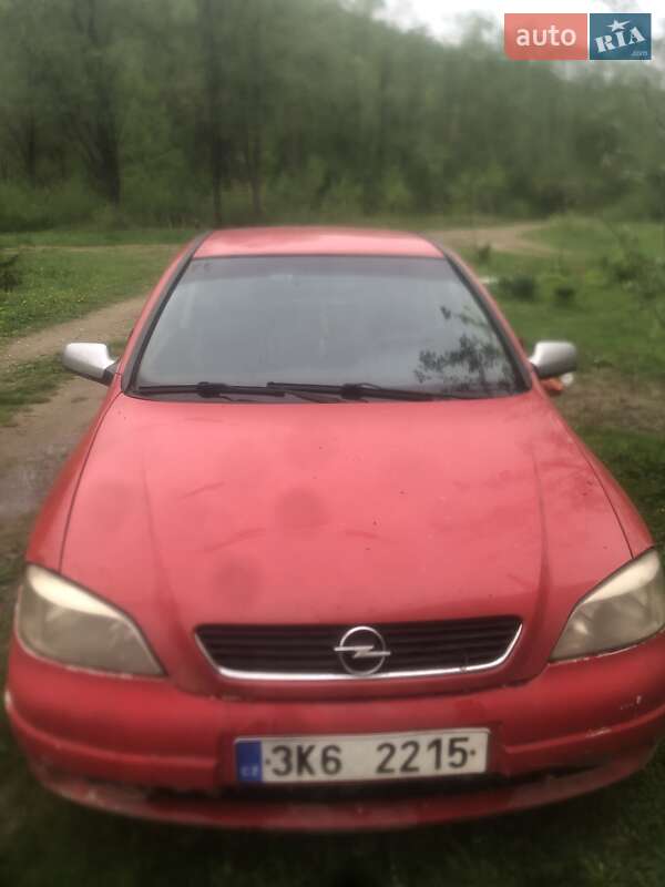 Хэтчбек Opel Astra 1999 в Тячеве