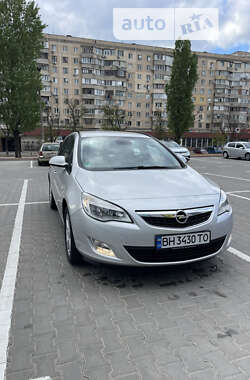 Универсал Opel Astra 2010 в Одессе