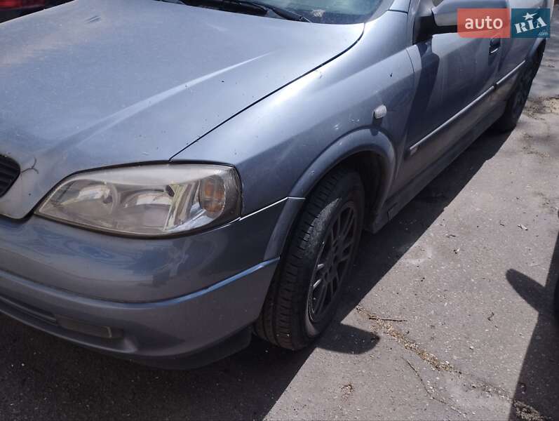 Седан Opel Astra 2004 в Запорожье