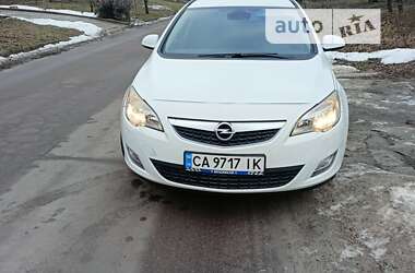 Opel Astra 2011