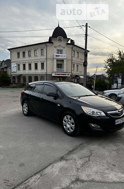 Opel Astra 2011