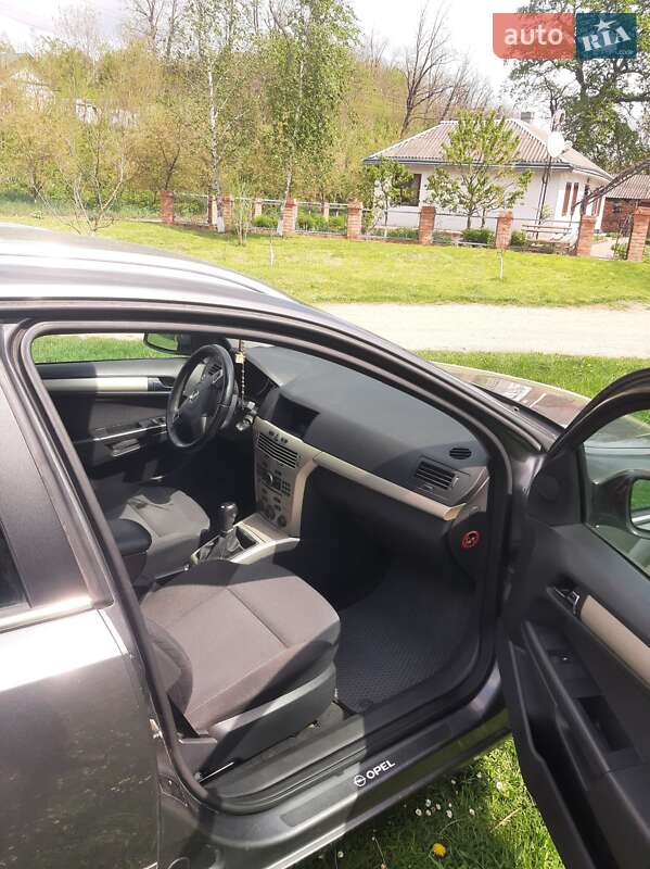 Универсал Opel Astra 2008 в Снятине