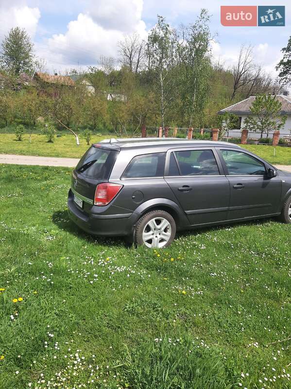 Универсал Opel Astra 2008 в Снятине