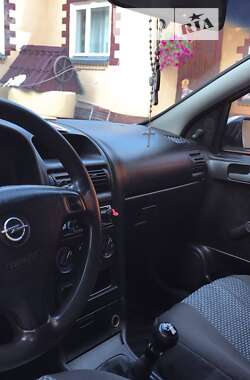 Седан Opel Astra 2000 в Сокале