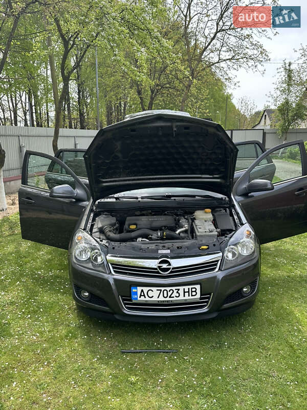 Универсал Opel Astra 2010 в Ковеле