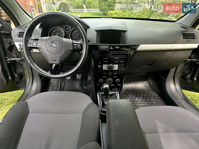 Универсал Opel Astra 2010 в Ковеле