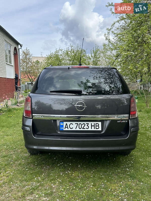 Универсал Opel Astra 2010 в Ковеле