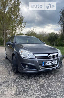 Универсал Opel Astra 2010 в Тернополе