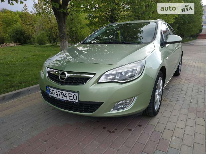 Opel Astra 2011