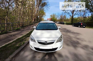 Универсал Opel Astra 2012 в Львове