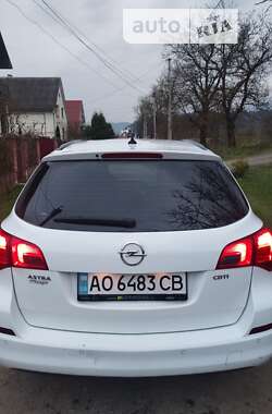 Универсал Opel Astra 2011 в Великом Березном