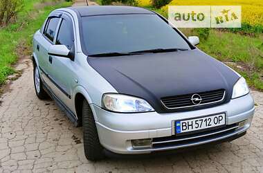 Хэтчбек Opel Astra 2002 в Раздельной