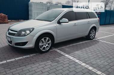 Універсал Opel Astra 2011 в Коломиї