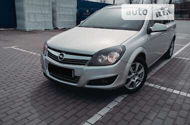 Opel Astra 2011