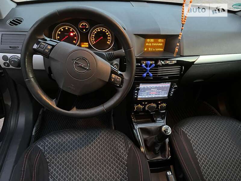 Универсал Opel Astra 2010 в Конотопе