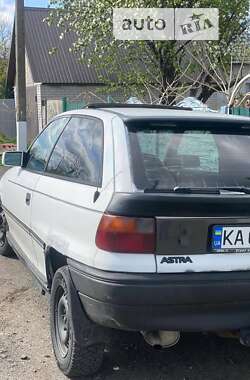 Хэтчбек Opel Astra 1994 в Бородянке