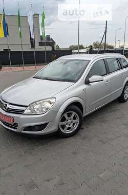 Універсал Opel Astra 2008 в Луцьку