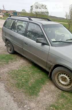 Универсал Opel Astra 1993 в Чуднове