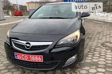 Универсал Opel Astra 2011 в Костополе