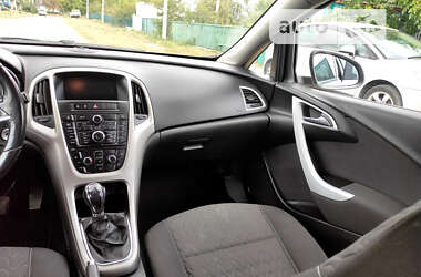Универсал Opel Astra 2013 в Запорожье