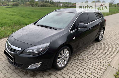 Универсал Opel Astra 2012 в Львове