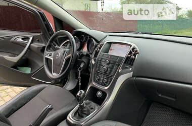 Универсал Opel Astra 2012 в Львове