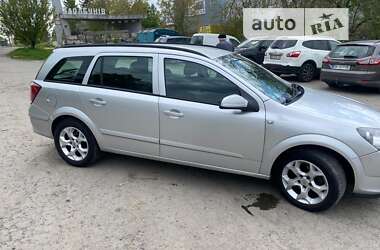 Универсал Opel Astra 2005 в Ровно