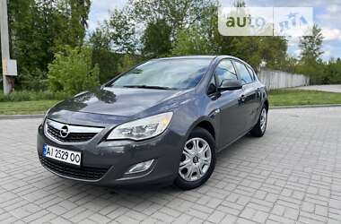 Хэтчбек Opel Astra 2012 в Житомире