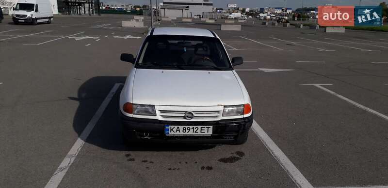 Хэтчбек Opel Astra 1994 в 