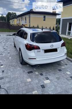 Универсал Opel Astra 2013 в Ракитном