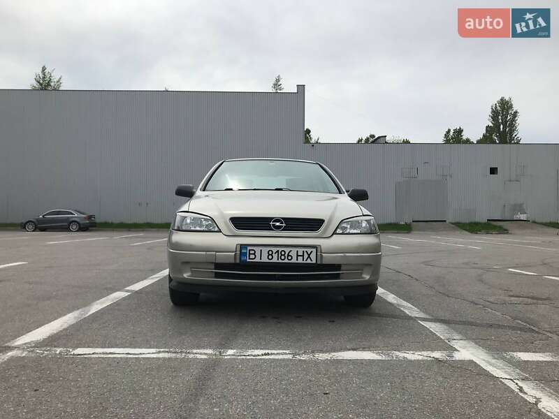 Седан Opel Astra 2006 в Полтаве