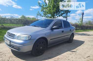 Седан Opel Astra 2006 в Чернигове