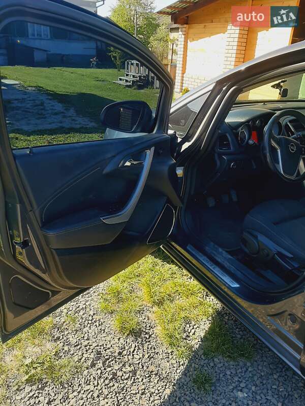 Универсал Opel Astra 2012 в Николаеве