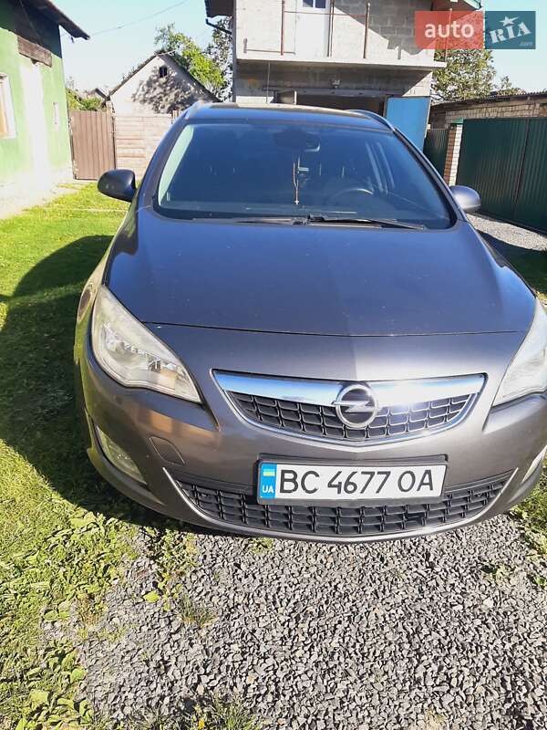 Универсал Opel Astra 2012 в Николаеве